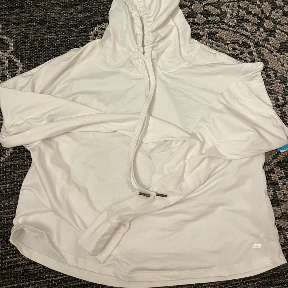 white hooded little cropped hoodie